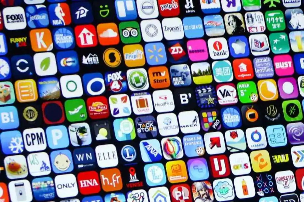  摩根士丹利：苹果应用商店收入走高，但政策风险高企