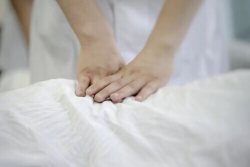 按摩“触网”，风险暗藏：上门按摩App易成监管盲区