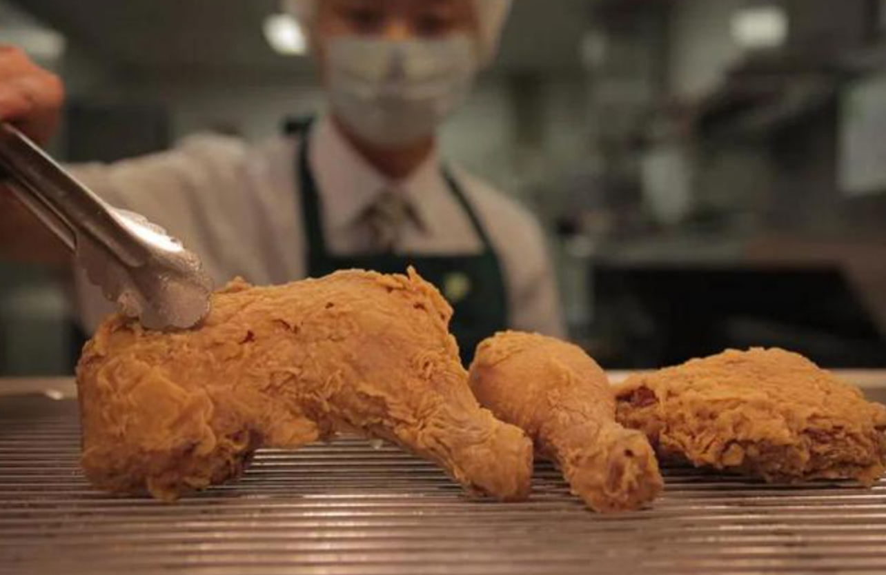 德克士使用过期炸鸡粉，这已经不是第一次｜消费者报告