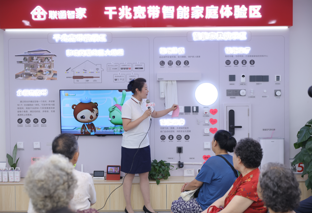 在云朵里唱歌 在水墨中画水墨