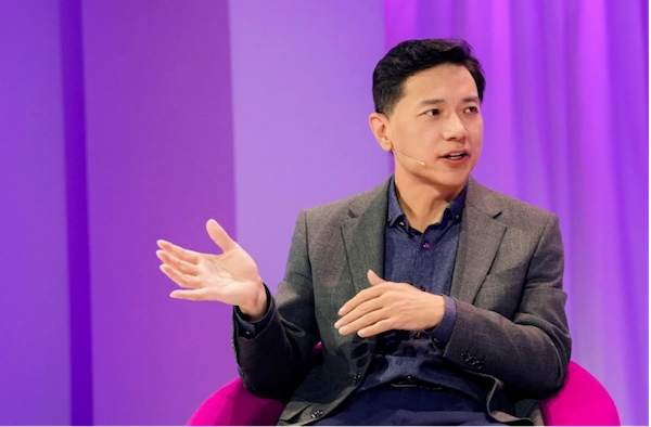 李彦宏现身法国科技大会，谈应用驱动中国AI快速发展