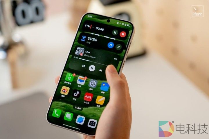 OPPO ColorOS 15携系统级AI，开启手机智能新篇章