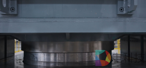 华为 Mate 70 Pro+ 高亮钛