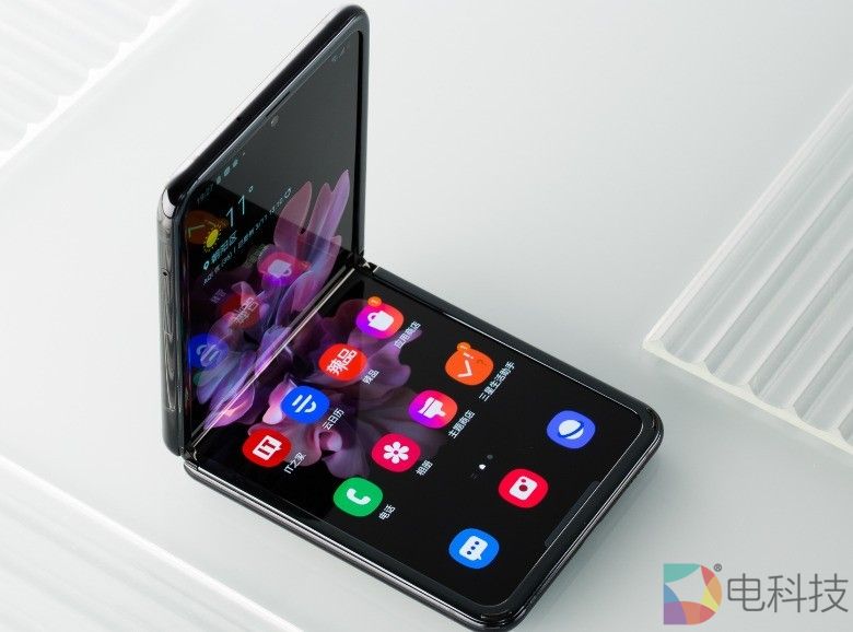 折叠屏手机遇冷，柔宇流拍，三星下调Galaxy Z7系列39%的销售预期