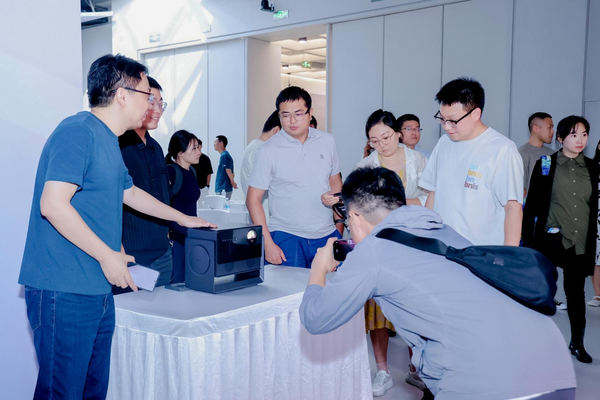 四年磨一剑，终至影像之巅：当贝S7 Ultra Max震撼发布