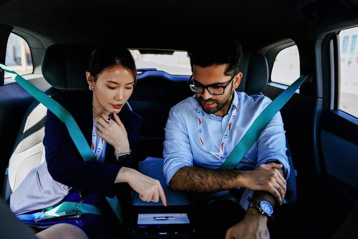 萝卜快跑获迪拜001号牌照，为世界自动驾驶大会唯一试乘车队