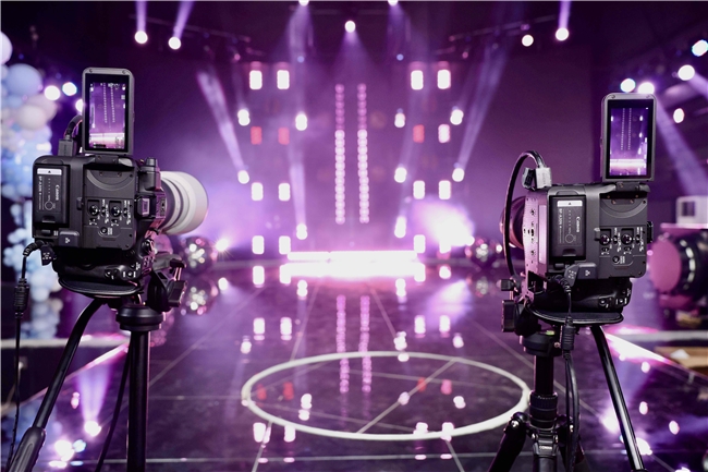 佳能&ldquo;佳直播&rdquo;携手时拍传媒，开启明星感团播时代