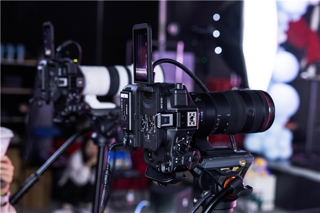 佳能&ldquo;佳直播&rdquo;携手时拍传媒，开启明星感团播时代