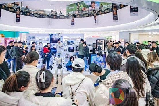 30万客流、900万订单额见证科技破圈 ROBOT MALL合生汇快闪店圆满收官