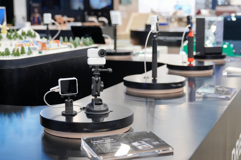 中国影像首登“科技奥斯卡”,光子跃迁以首款8KAI拇指相机定义CES2026