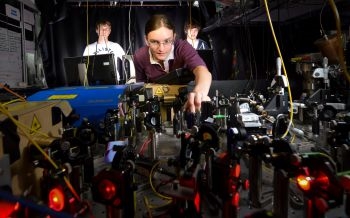 “驯服”薛定谔之猫：量子计算机研制获突破