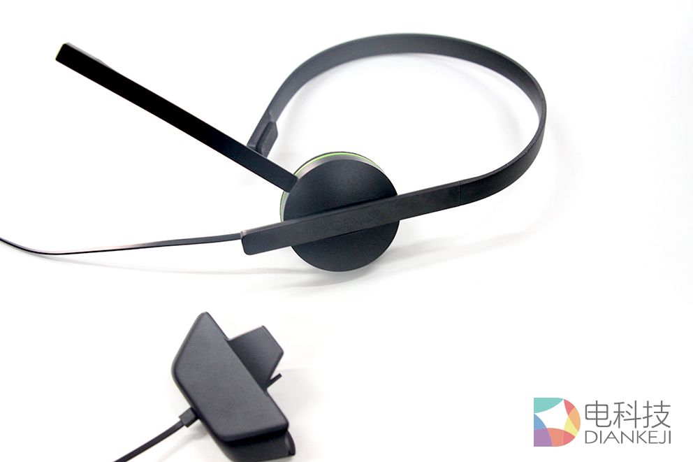 PS4,XBOX ONE，比较