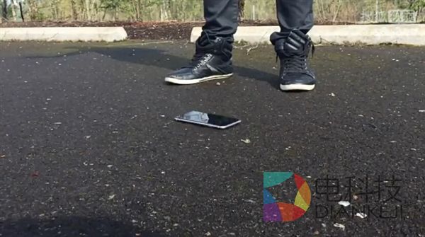 GalaxyS6，iPhone 6，耐摔