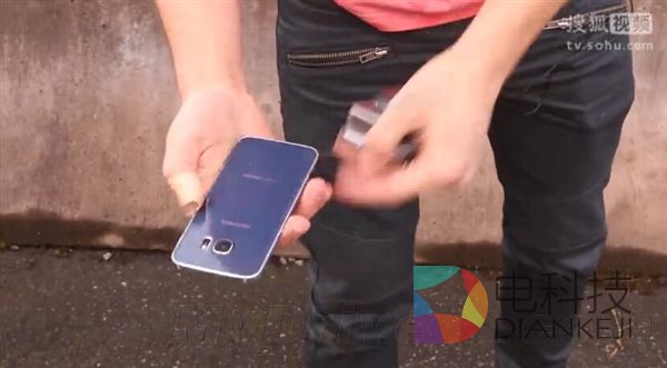 GalaxyS6，iPhone 6，耐摔