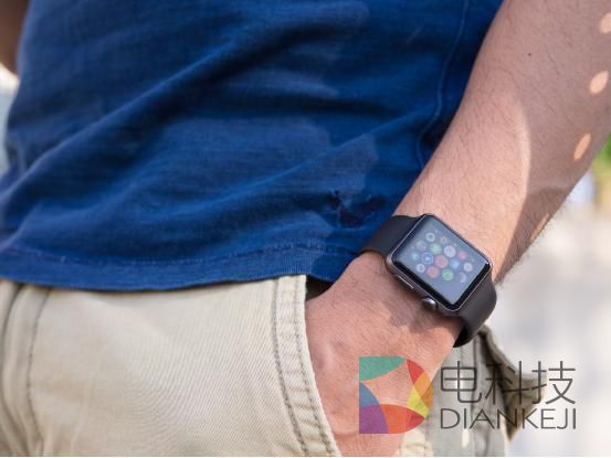 Apple Watch，LG G Watch Urbane，智能手表