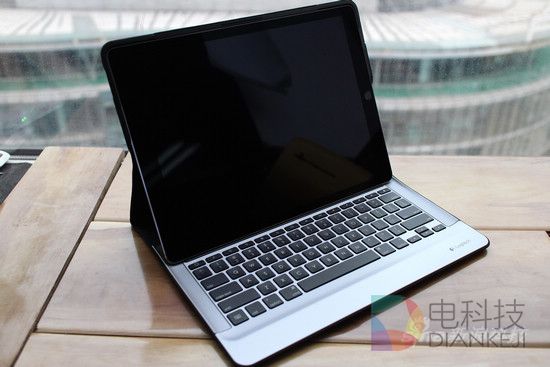 罗技出品的iPad Pro键盘