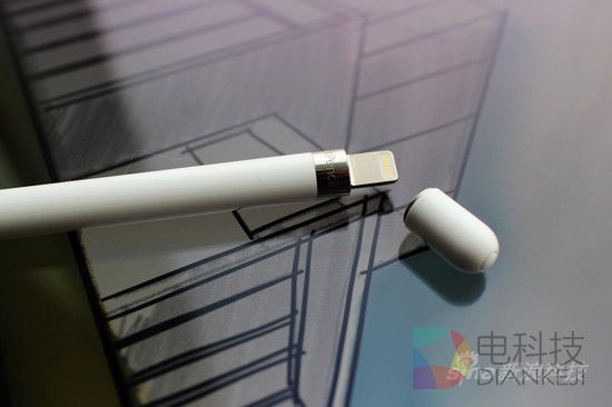 Apple Pencil的充电口