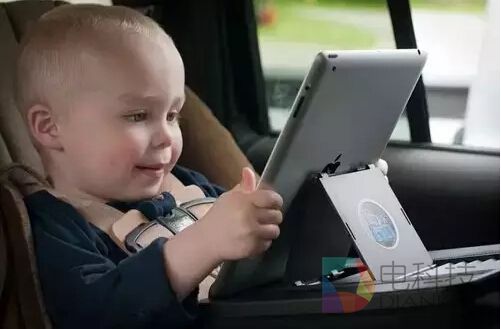 实测：手机、ipad、电脑哪个更伤眼？