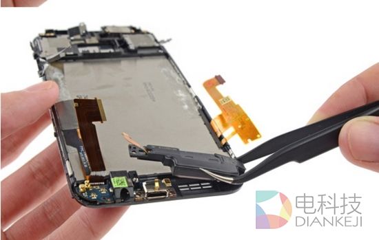 HTC躺枪！为何没触控键的手机也有下巴