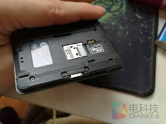 HTC躺枪！为何没触控键的手机也有下巴