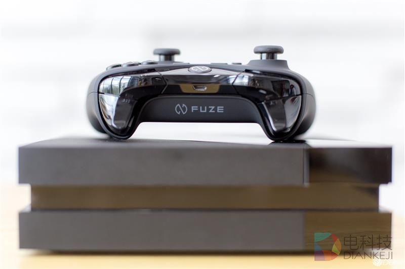 第一款国产主机！战斧F1游戏机体验：太嫩