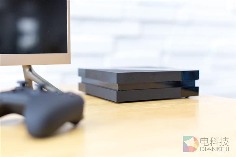 第一款国产主机！战斧F1游戏机体验：太嫩