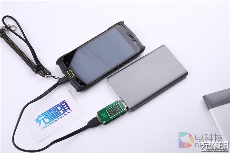 硬汉子：顺丰三防手机图赏、充电测试