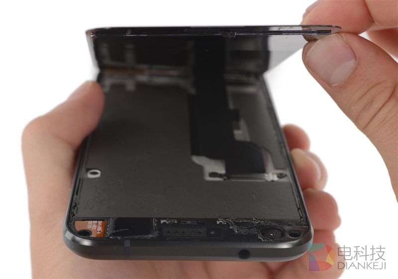 谷歌Pixel XL完全拆解：屏幕一下就废了&hellip;&hellip;
