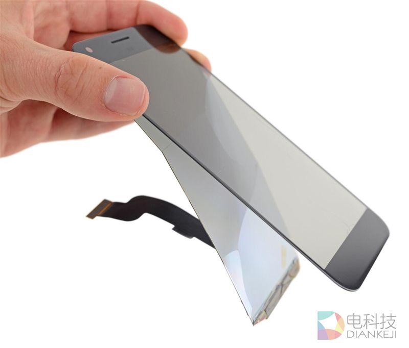 谷歌Pixel XL完全拆解：屏幕一下就废了&hellip;&hellip;