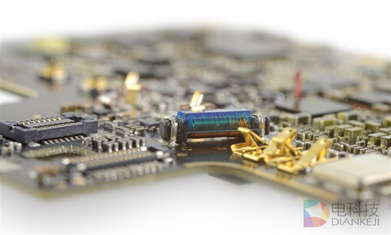 谷歌Pixel XL完全拆解：屏幕一下就废了&hellip;&hellip;