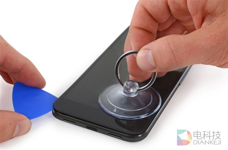 谷歌Pixel XL完全拆解：屏幕一下就废了&hellip;&hellip;