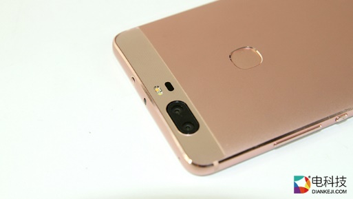 在双摄这件事上 比荣耀迟来两年多的iPhone 7 Plus究竟落后多少？