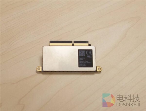 无TouchBar版MacBook Pro拆解:SSD可更换