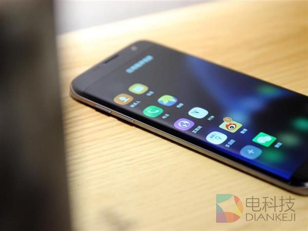 令人无奈 以后旗舰机都是曲面屏?