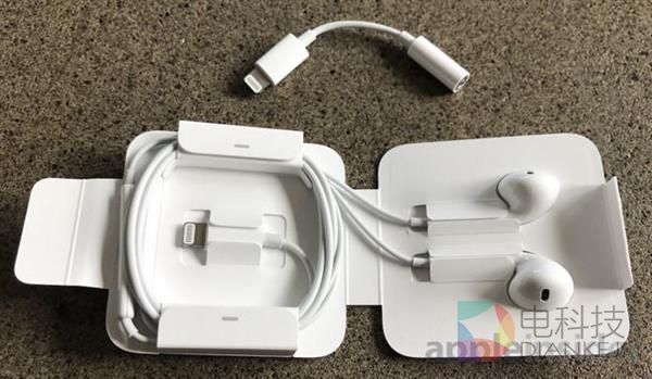 AirPods耳机开箱:苹果新的未来!