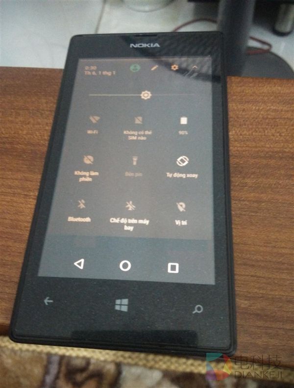软粉弃暗投明!最火Windows手机Lumia 520刷上安卓7.1