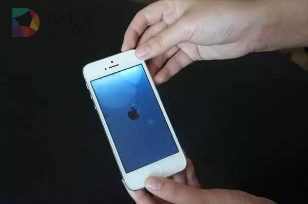 手机进水不用怕 7分钟就能自我修复