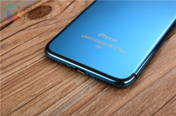 亮蓝色iPhone 7国内惊艳开箱：颜色骚到极致
