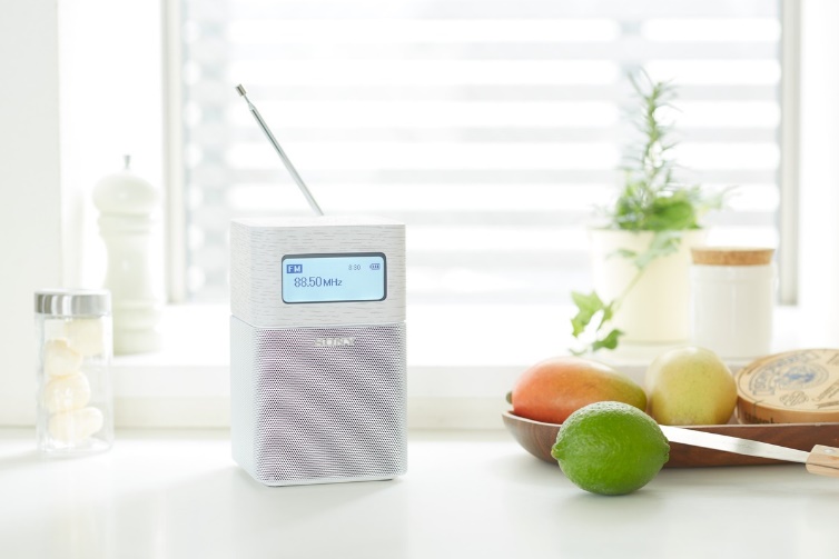 气质与功能兼具 索尼SRF-V1BT 蓝牙音箱FM/AM收音机简评