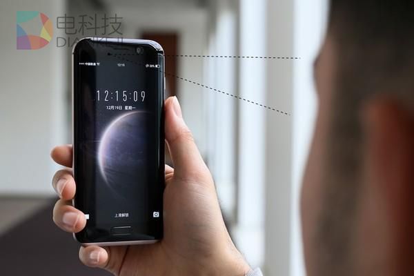 国产手机去年有何创新?最惊艳是它