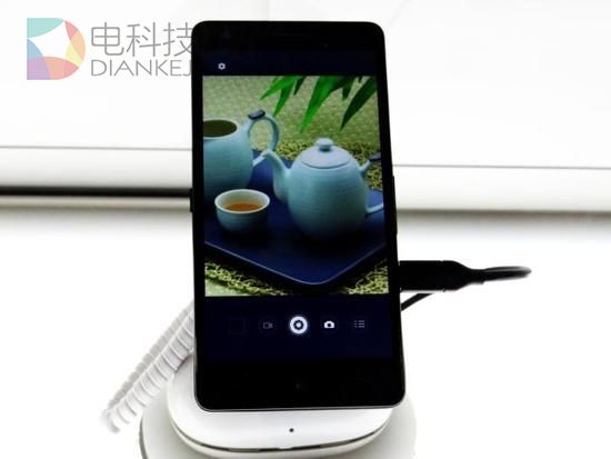 Intel手机处理器强势回归！x86手机重生