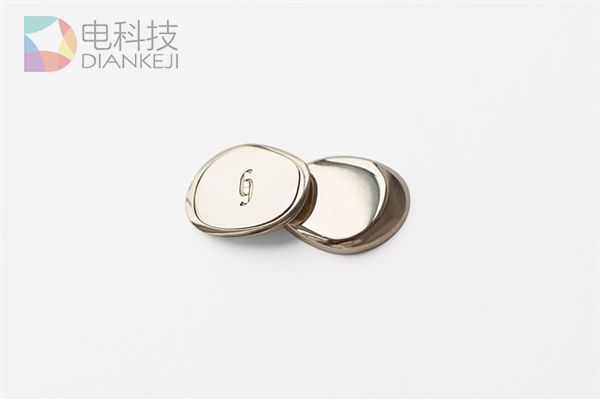 还在担心AirPods容易丢失？一个胸针搞定