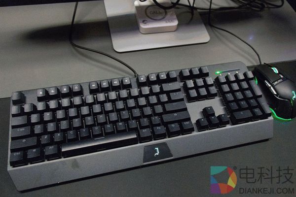 周杰伦投资网吧上机实测：VIP每小时300元