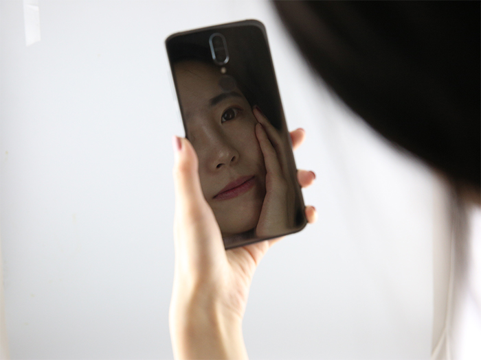 小姐姐的新镜子？360手机N6 Pro把全面屏玩出了新花样