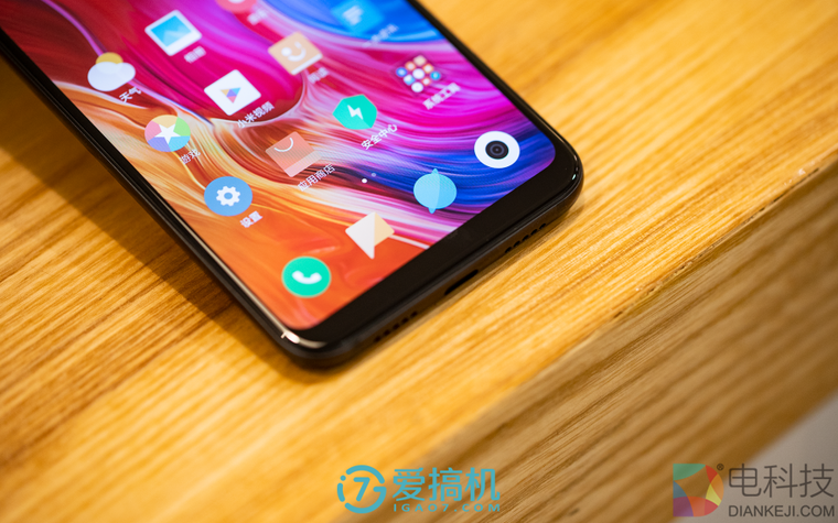 依旧是熟悉的小米,小米 8 详细评测