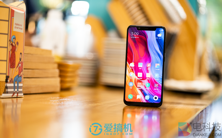 依旧是熟悉的小米,小米 8 详细评测