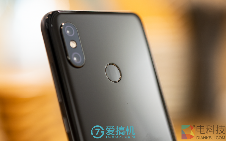 依旧是熟悉的小米,小米 8 详细评测