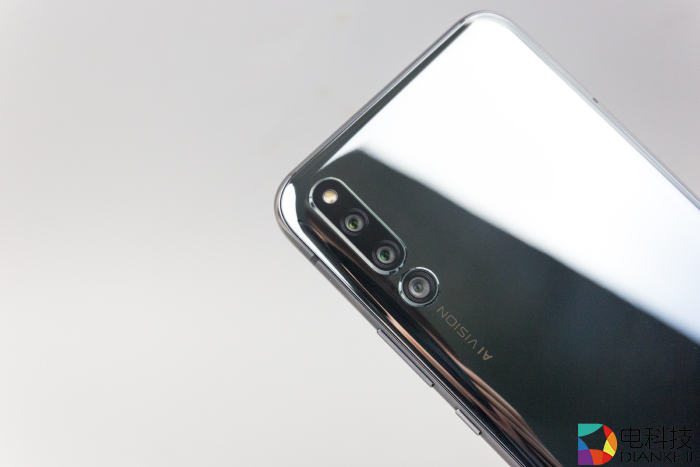  荣耀Magic2评测：以“全视屏魔法”的名义发起升维攻击