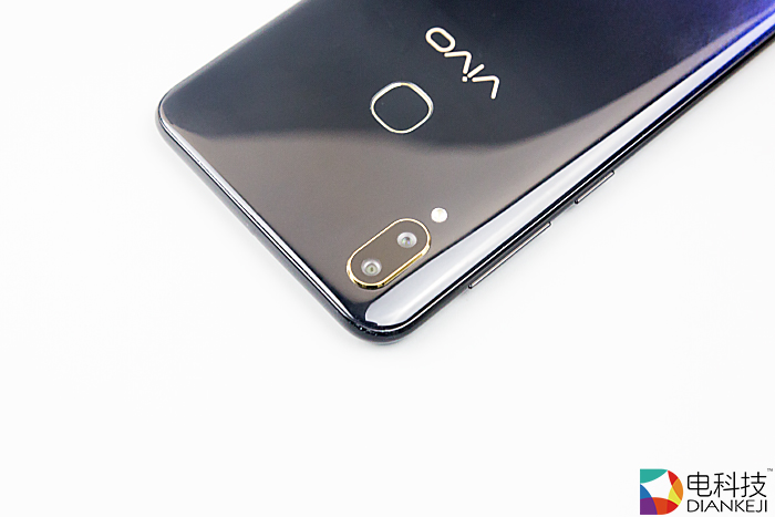 VIVO Z3评测：水滴灵动屏+双涡轮加速，千元机市场霸屏王者