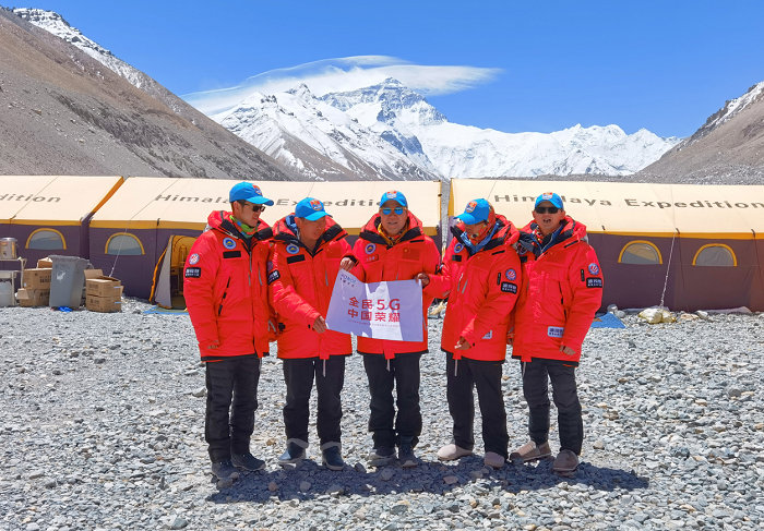  荣耀X10珠峰抢跑，满格信号稳定完成5G测试：峰值达1617Mbps